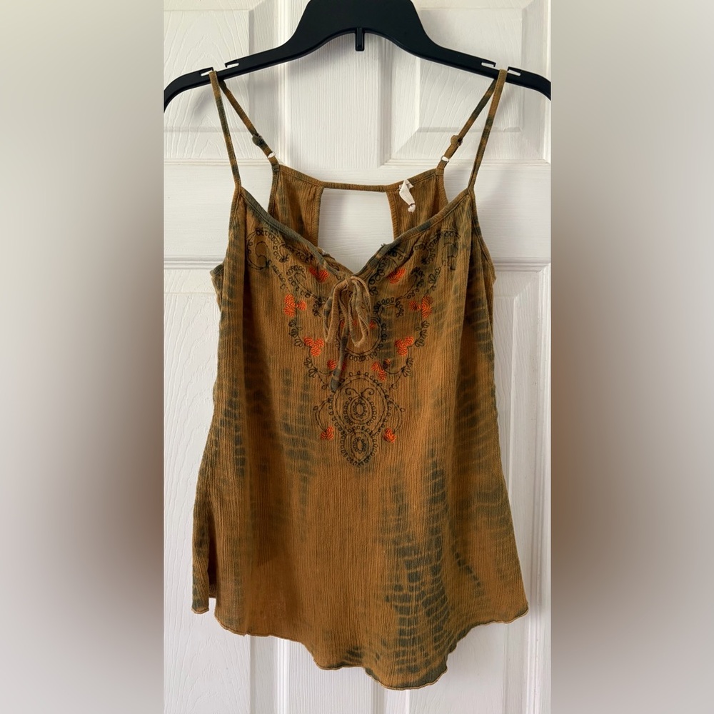 Willow & Clay Embroidered Tank Top